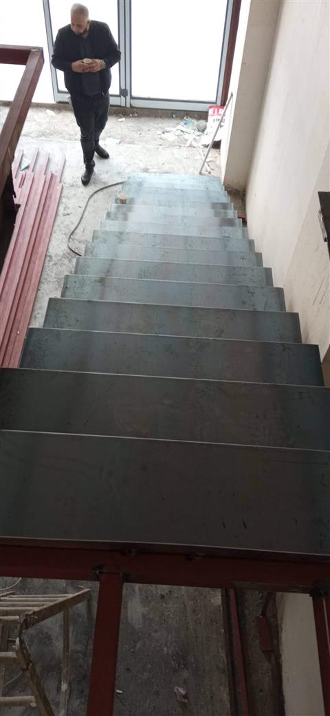 Çelik Asma Kat Merdiven