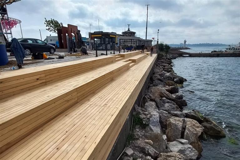 Kadıköy Festival Park İskele Seyir Terası Zemin Kaplama Uygulaması.